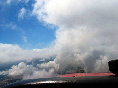 cockpit_view_clouds